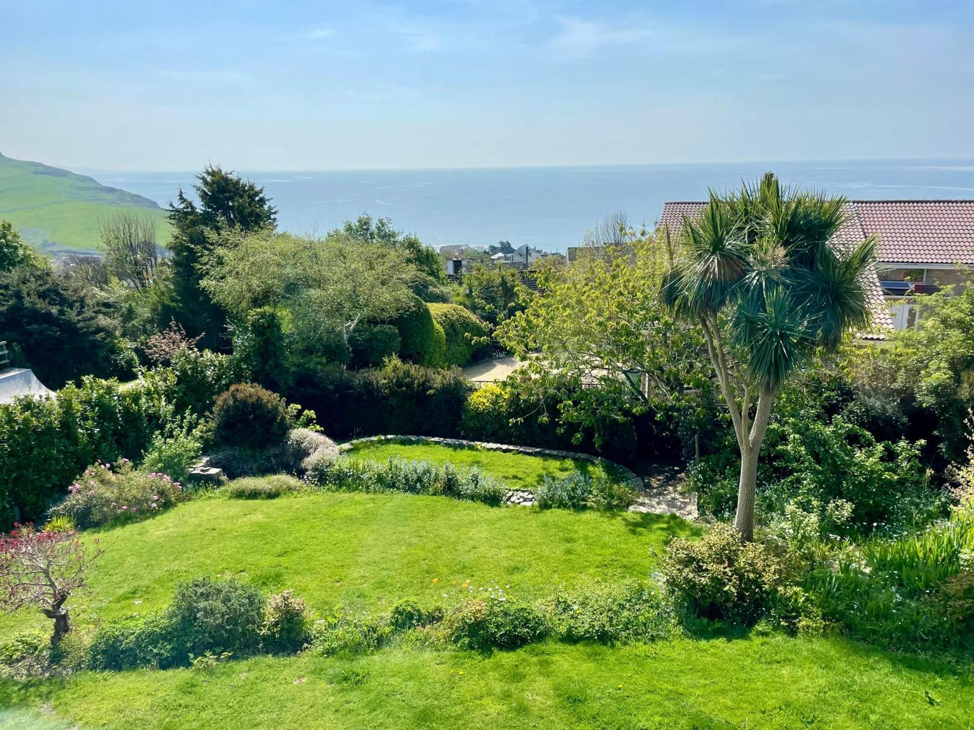 Stunning Charmouth Property With Bay Views! Kültér fotó