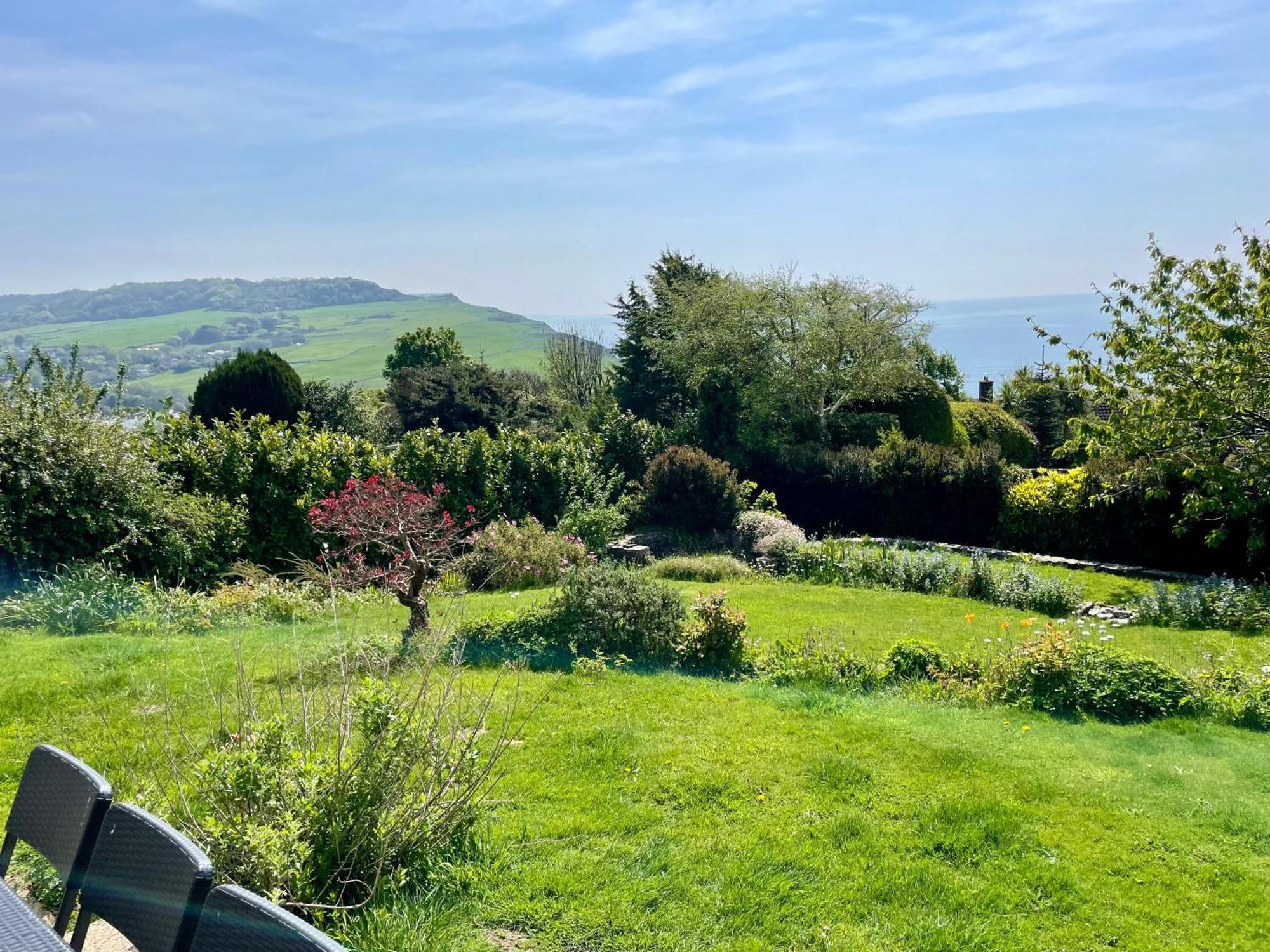 Stunning Charmouth Property With Bay Views! Kültér fotó