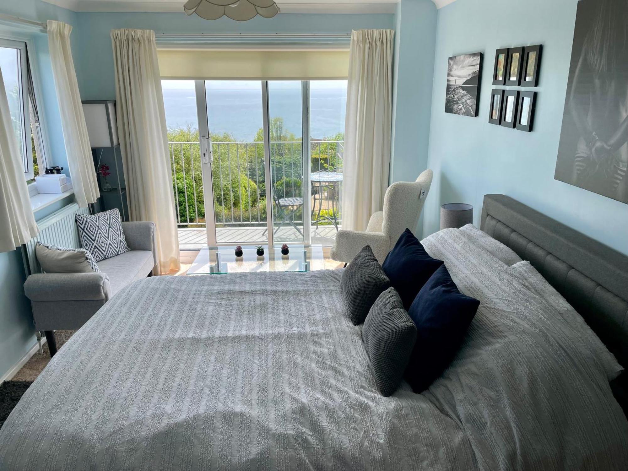 Stunning Charmouth Property With Bay Views! Kültér fotó