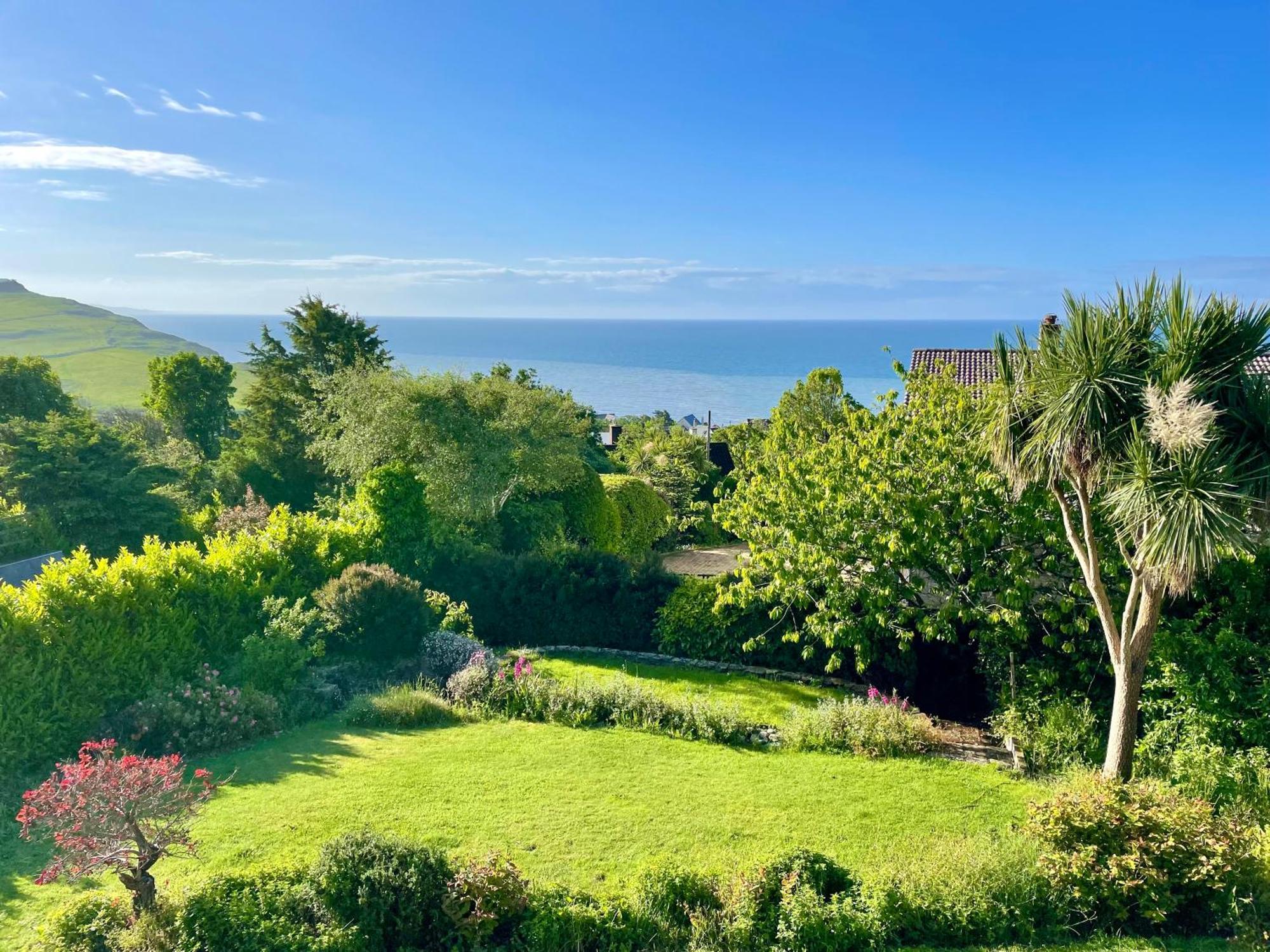 Stunning Charmouth Property With Bay Views! Kültér fotó